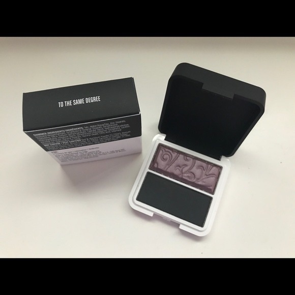 Younique Duet Eyeshadow - To The Same Degree - Picture 1 of 2